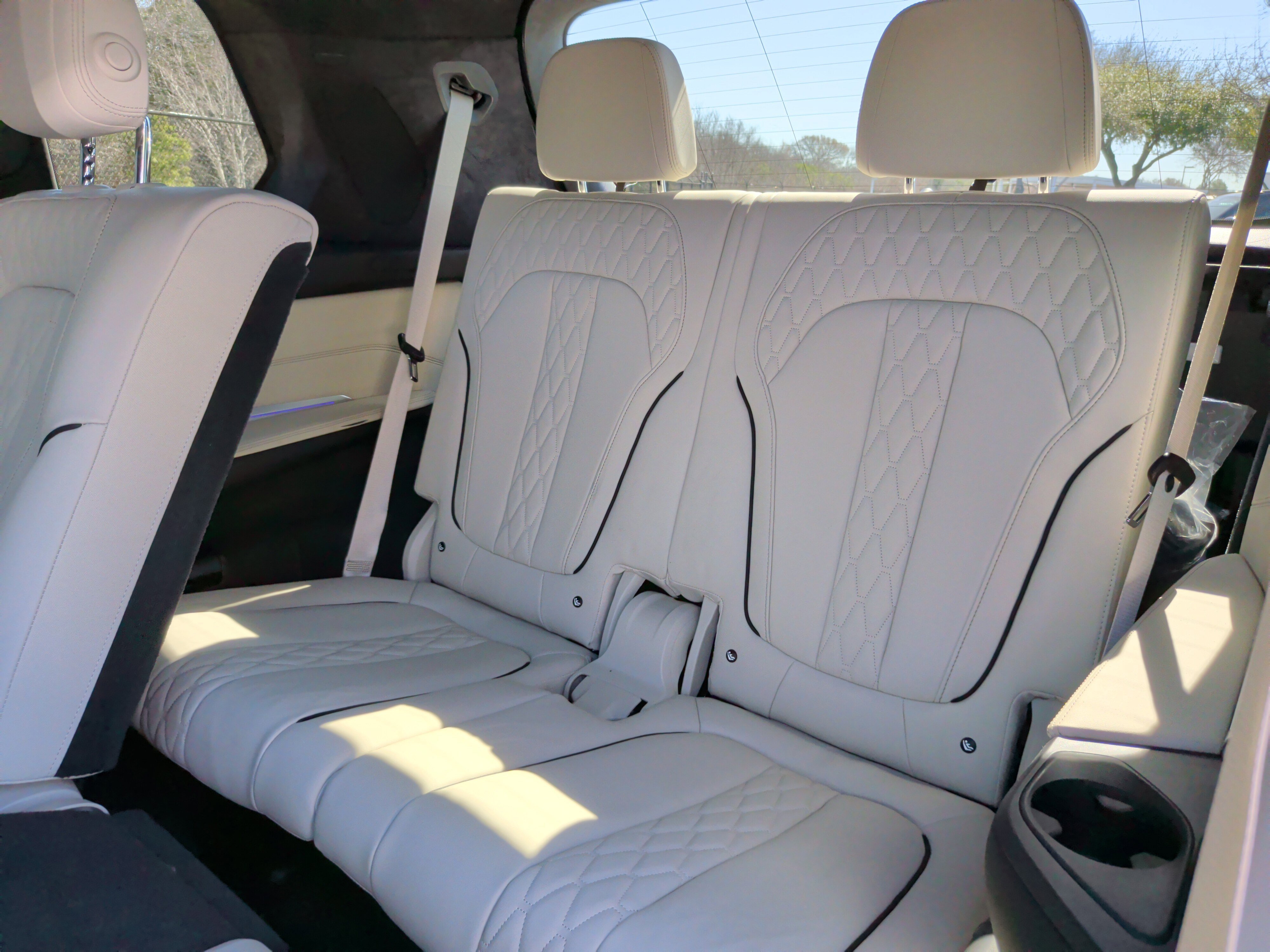 Certified 2024 BMW X7 M60i w/ Executive Package image 40