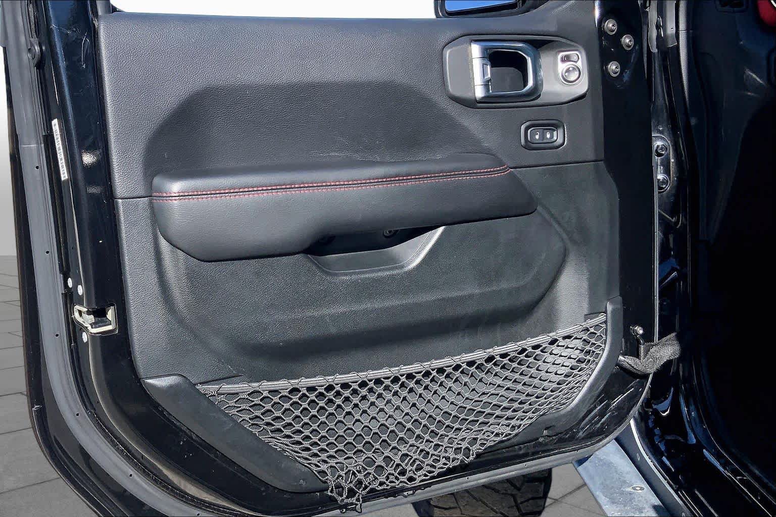 Used 2020 Jeep Wrangler Unlimited Rubicon w/ Cold Weather Group AWD/4WD image 20