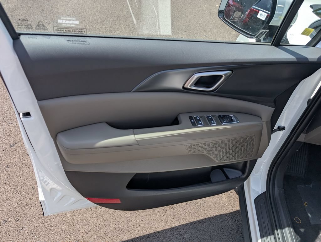 New 2026 Kia Carnival FWD image 13