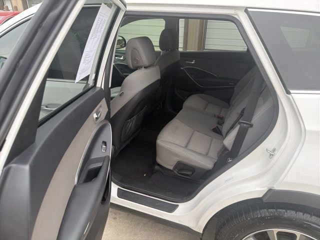 Used 2017 Hyundai Santa Fe SE FWD image 17