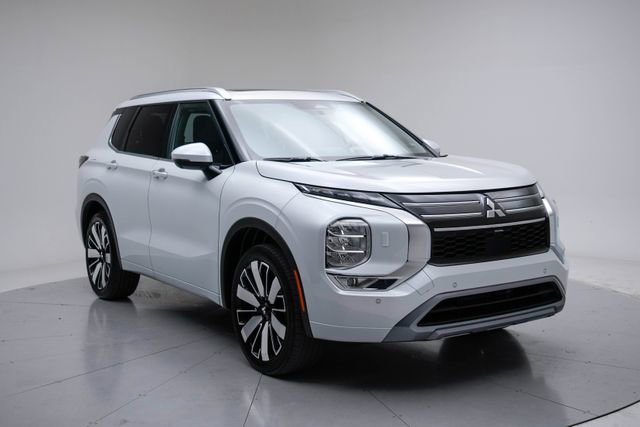 Used 2025 Mitsubishi Outlander SEL image 9