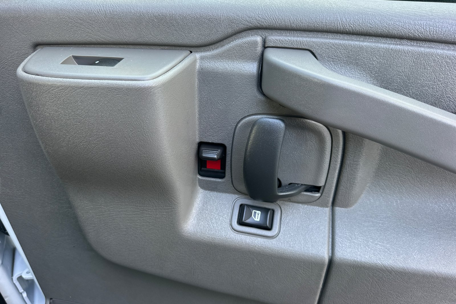 Used 2025 Chevrolet Express 2500 w/ Driver Convenience Package RWD image 20