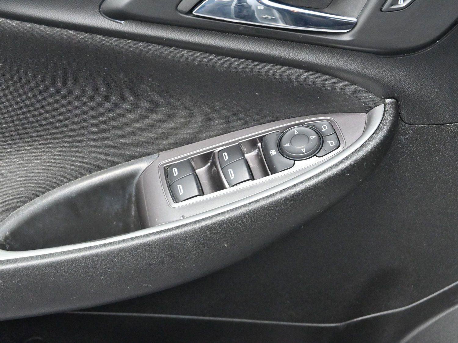 Used 2023 Chevrolet Malibu LS image 11