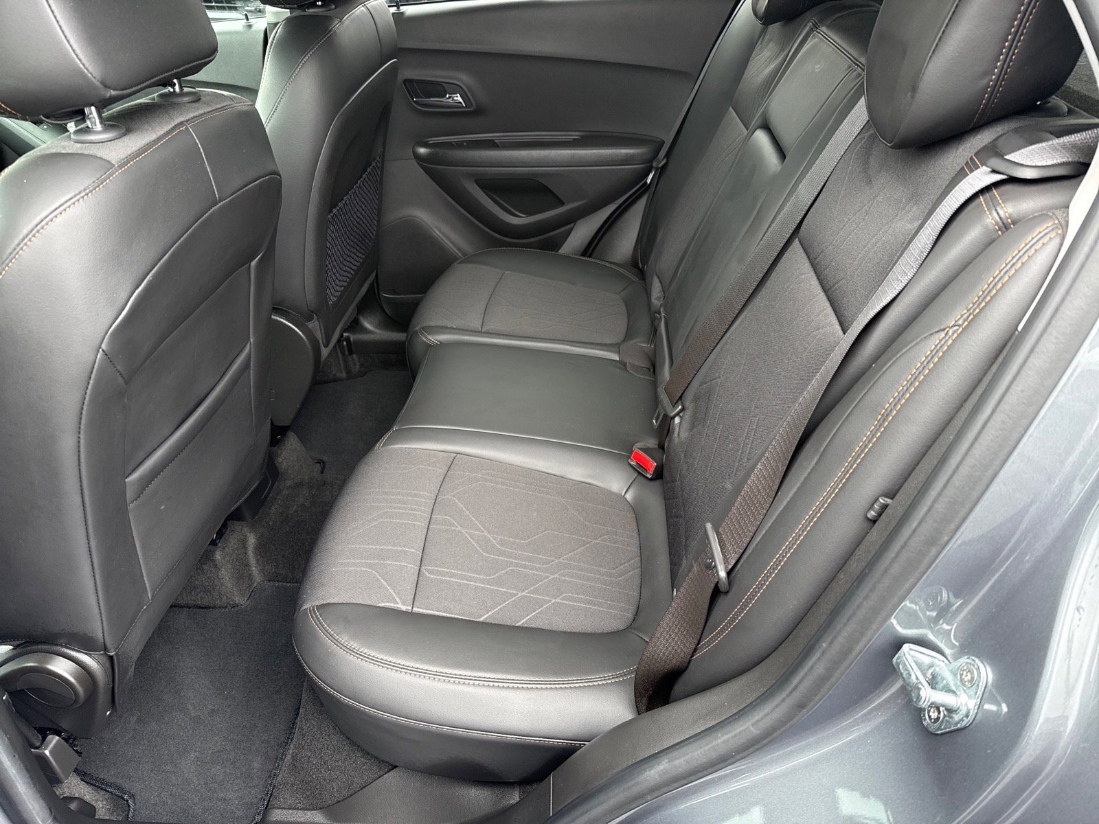 Used 2019 Chevrolet Trax LT w/ LT Convenience Package image 11