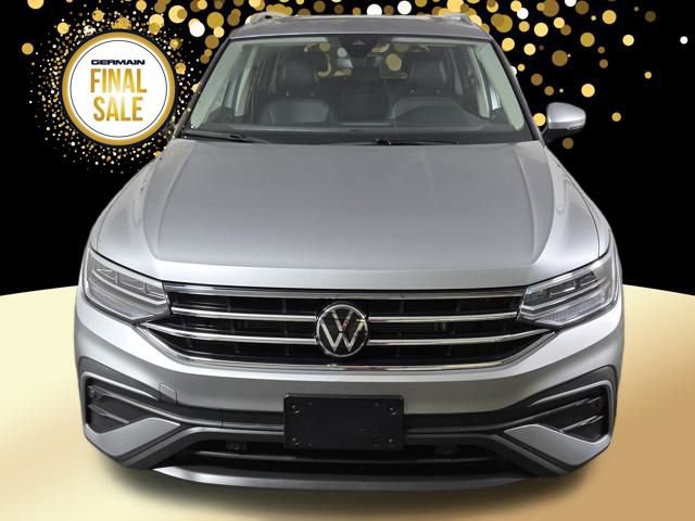 Certified 2024 Volkswagen Tiguan SE w/ Panoramic Sunroof Package image 3