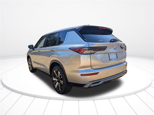 New 2025 Mitsubishi Outlander SE image 6