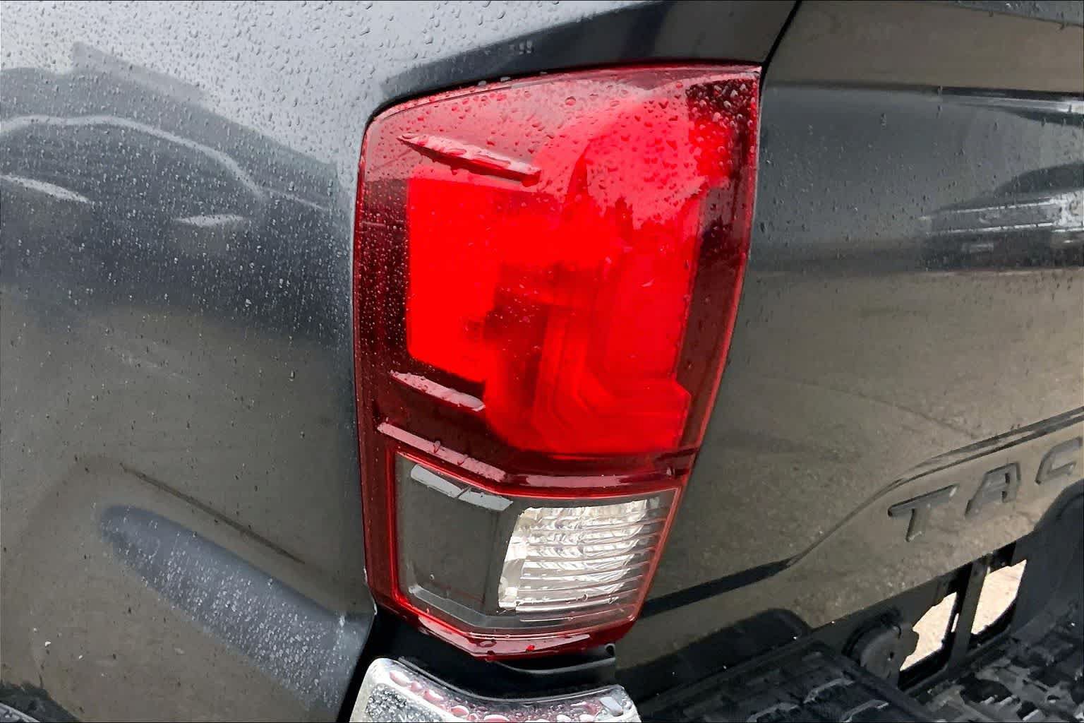 Used 2022 Toyota Tacoma SR5 RWD image 28