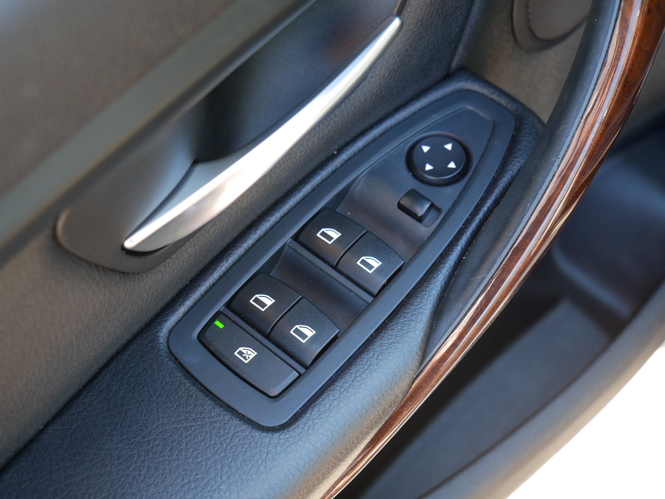 Used 2015 BMW 320i xDrive Sedan AWD/4WD image 19