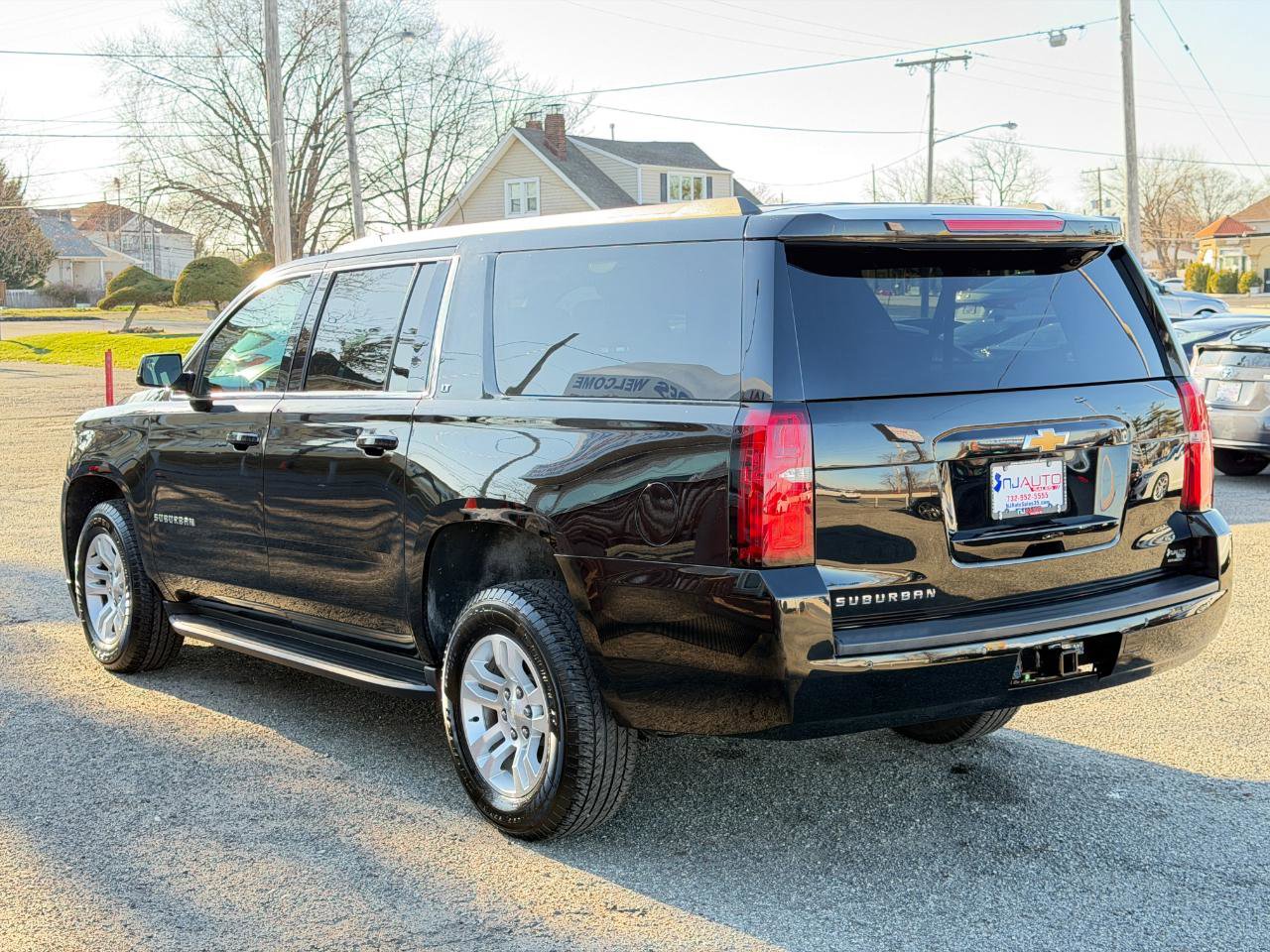 Used 2020 Chevrolet Suburban LT image 7