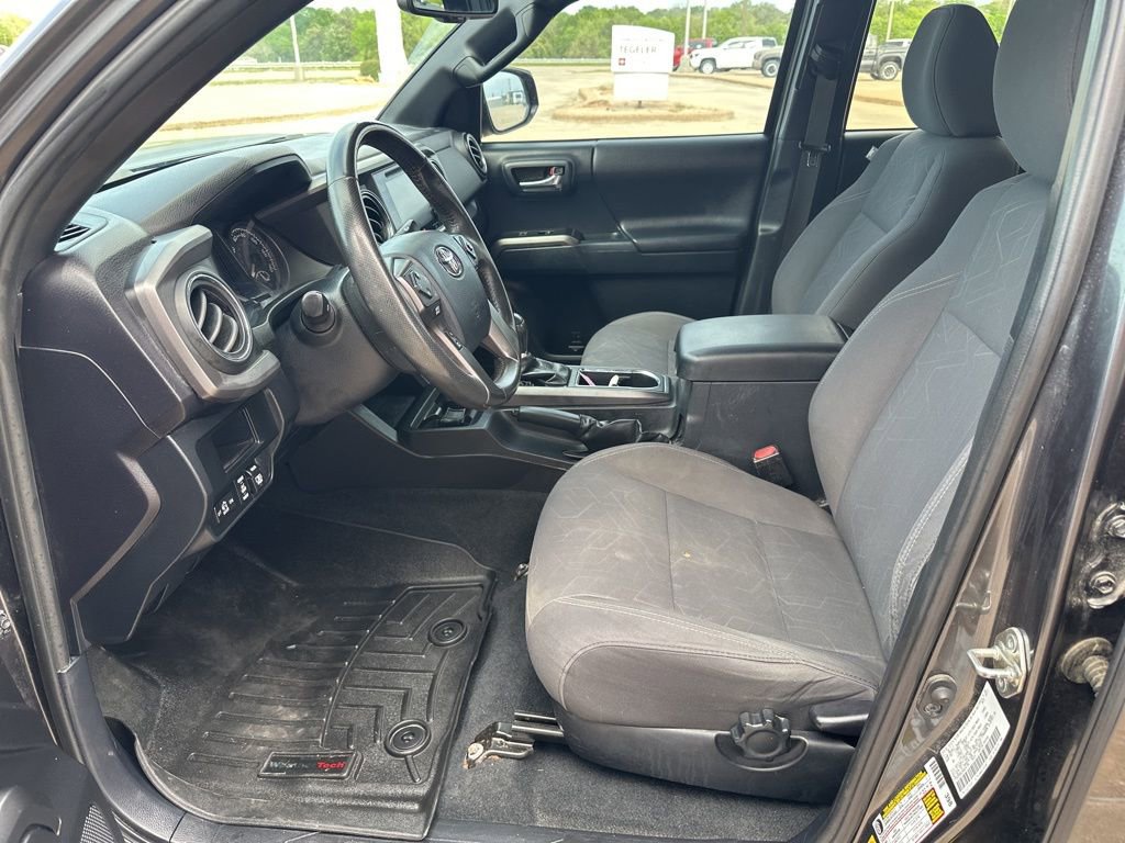 Used 2017 Toyota Tacoma TRD Off-Road image 15