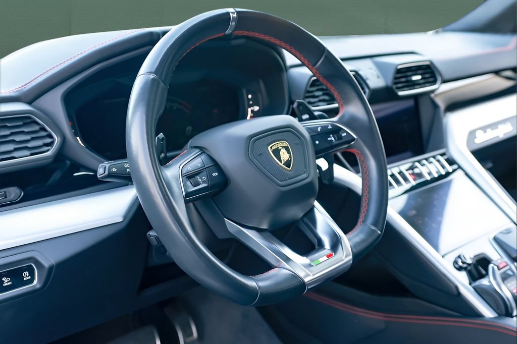 Used 2023 Lamborghini Urus S AWD/4WD image 36