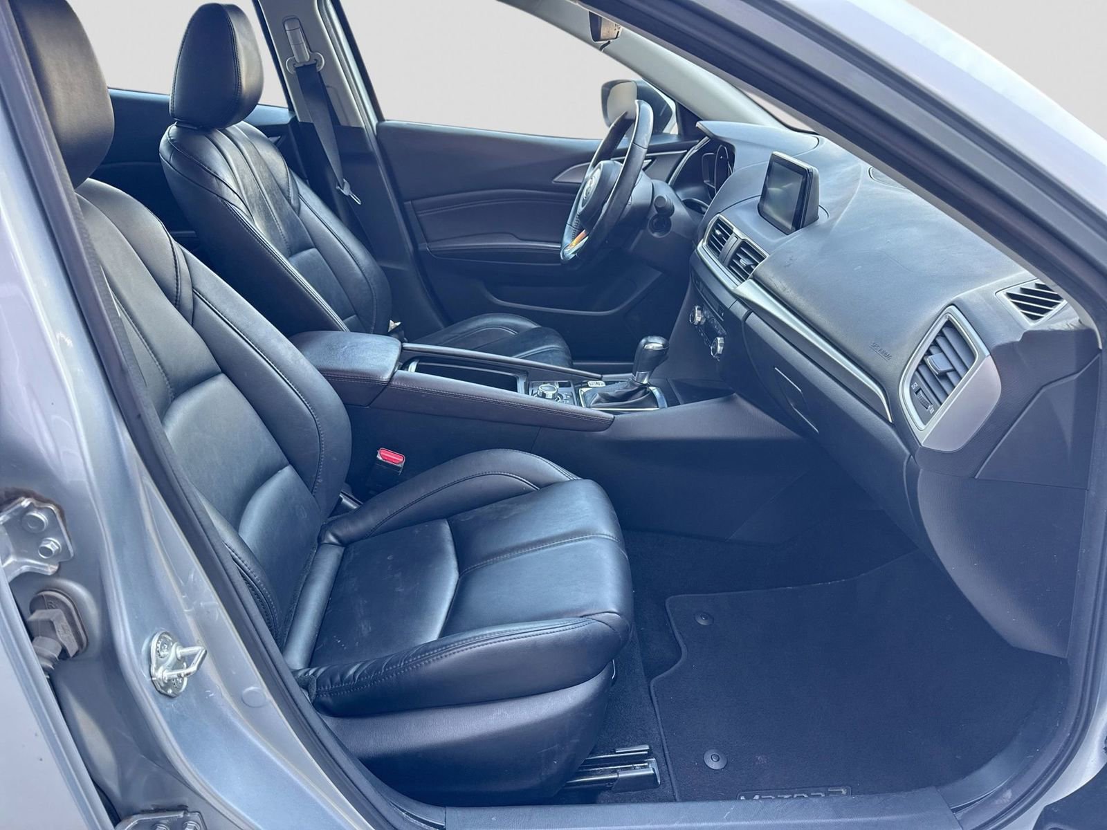 Used 2018 MAZDA MAZDA3 Touring image 6