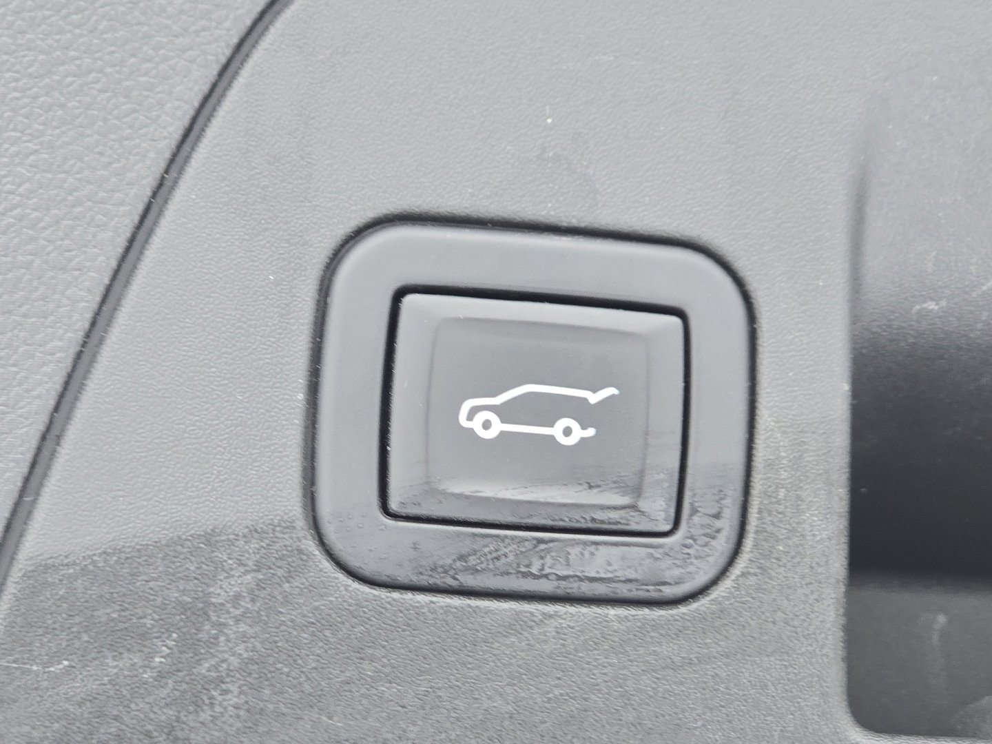 Used 2023 Buick Envision Essence image 16