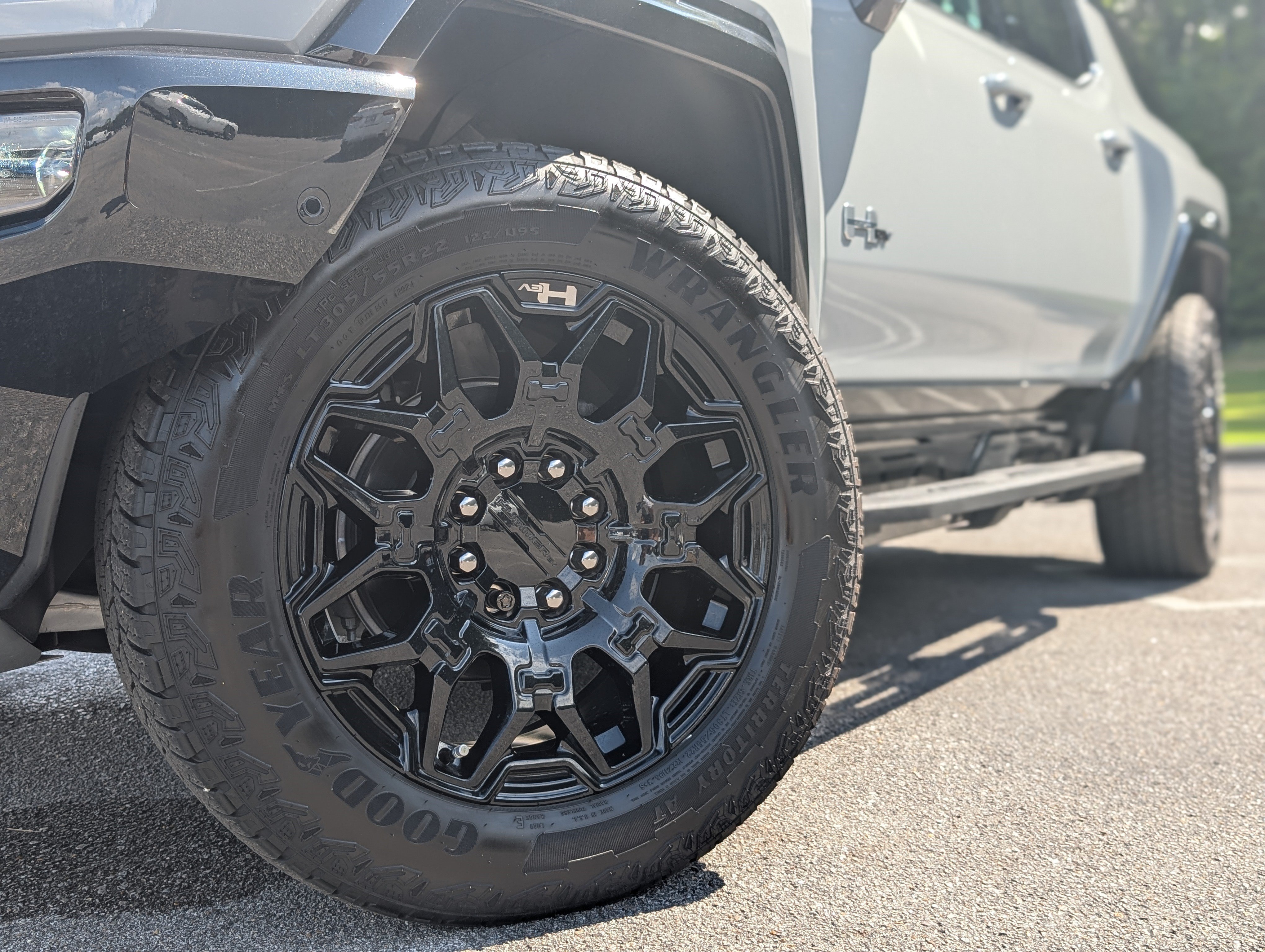 Used 2025 GMC Hummer EV 2X AWD/4WD image 36