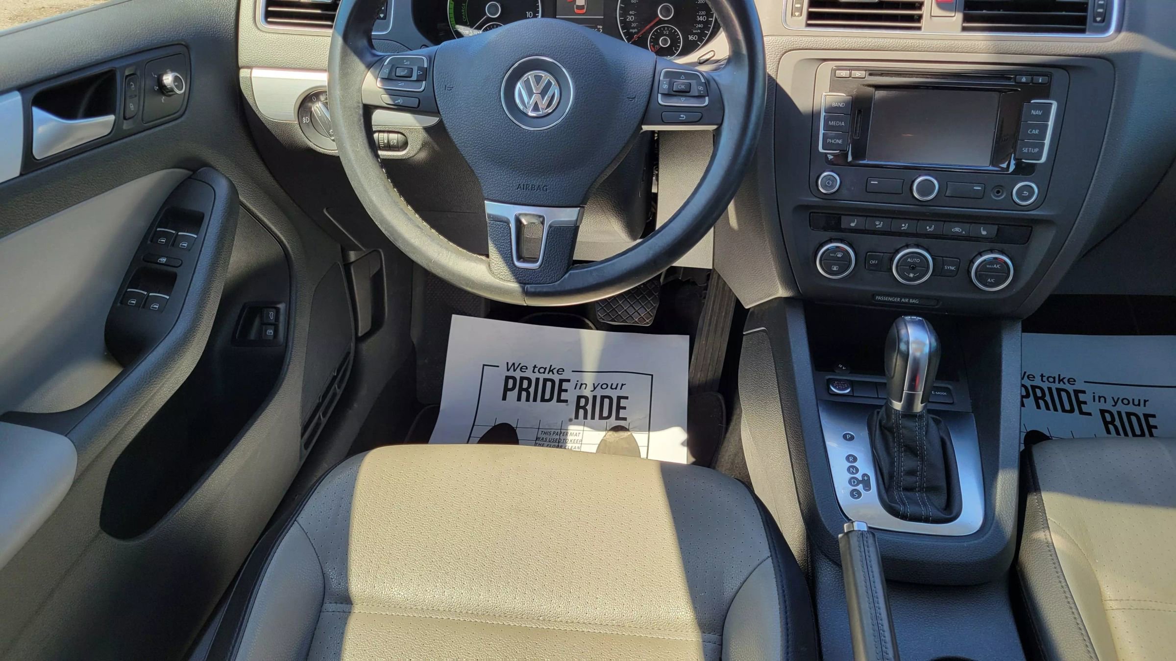Used 2014 Volkswagen Jetta SEL Premium image 15