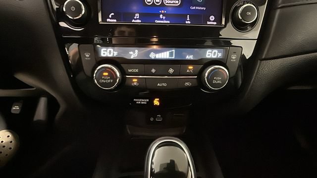 Used 2020 Nissan Rogue SV AWD/4WD image 22