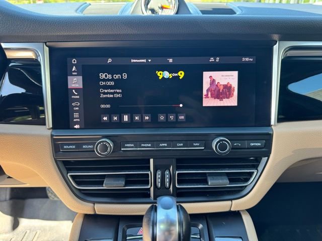 Used 2019 Porsche Macan AWD/4WD image 16