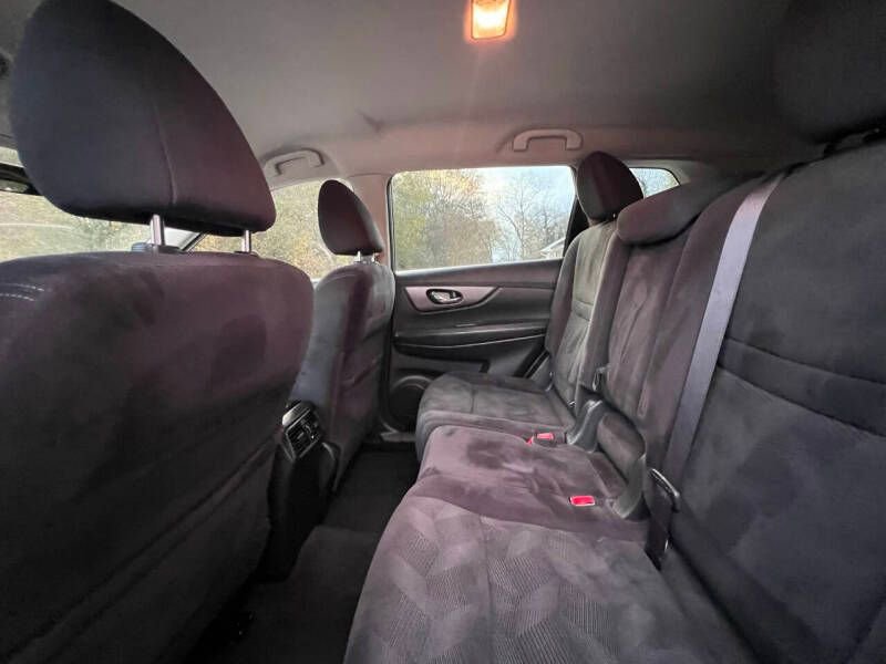 Used 2016 Nissan Rogue S image 13