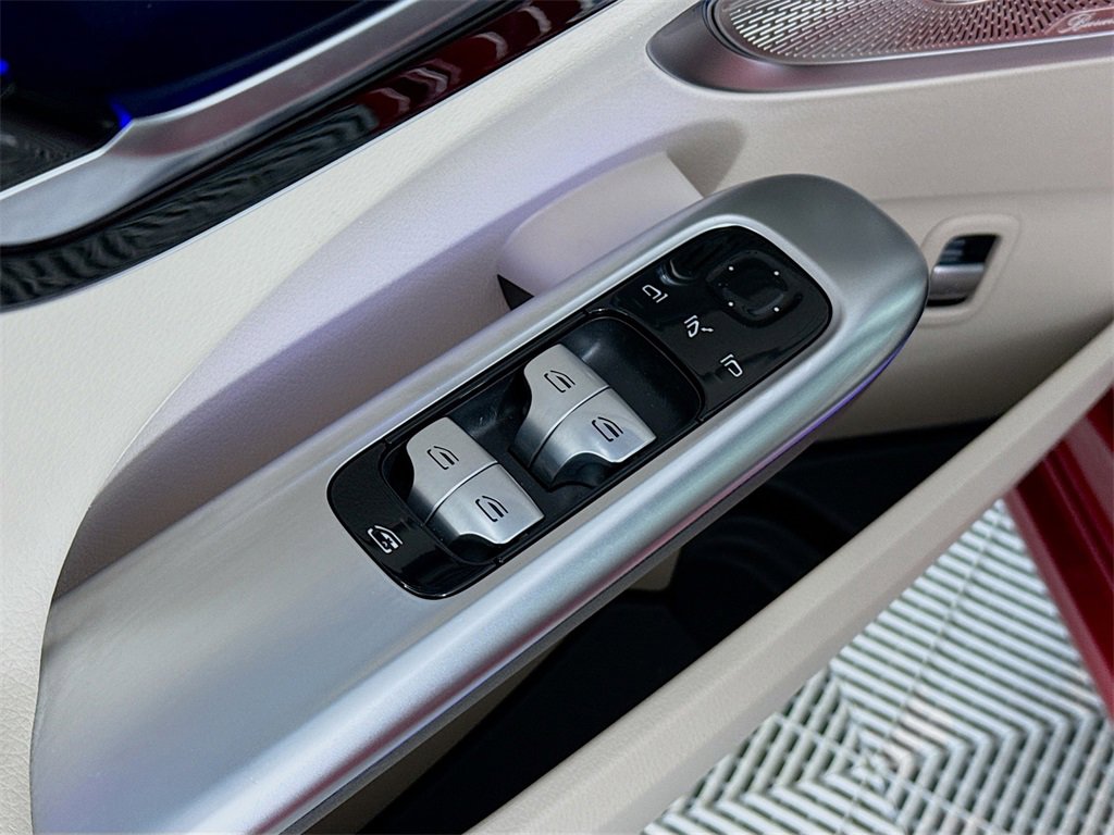 Used 2025 Mercedes-Benz C 300 4MATIC Sedan image 19