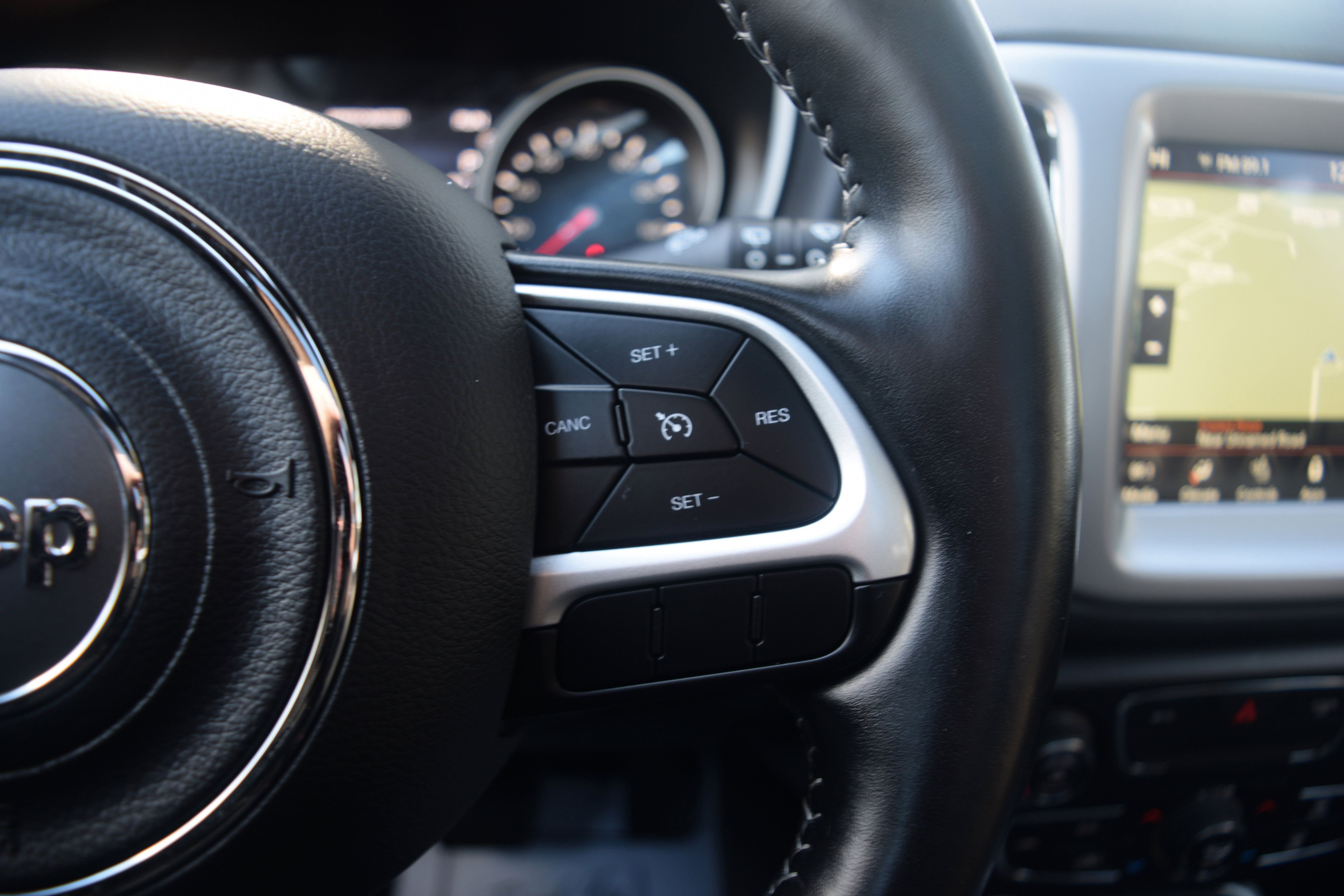 Used 2021 Jeep Compass Latitude w/ Sun and Sound Group image 5