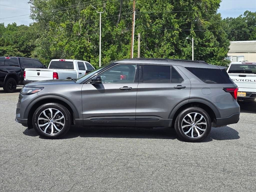 Used 2025 Ford Explorer ST-Line AWD/4WD image 24