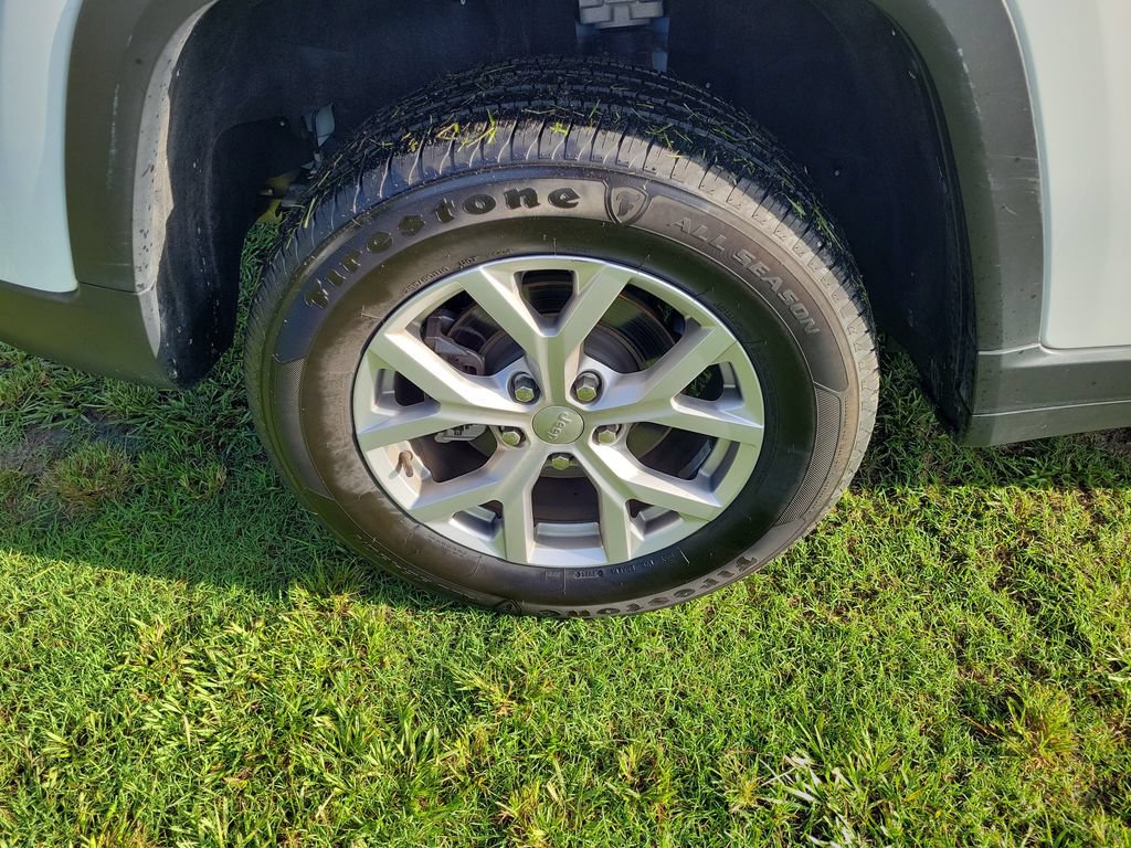 Used 2022 Jeep Grand Cherokee Limited RWD image 8