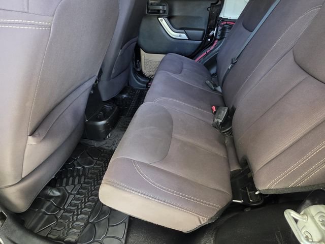 Used 2014 Jeep Wrangler Unlimited Sahara AWD/4WD image 9