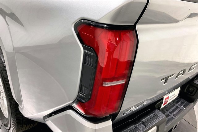 Certified 2024 Toyota Tacoma SR5 AWD/4WD image 29