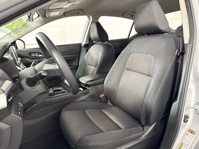 Used 2024 Nissan Altima 2.5 SV FWD image 12