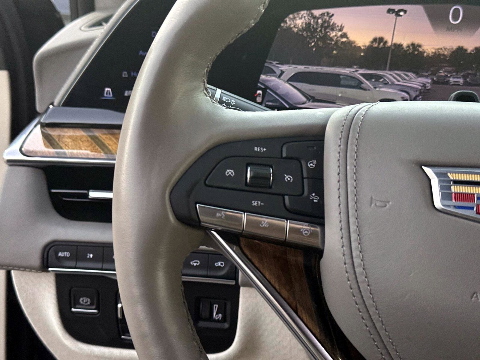 Used 2024 Cadillac Escalade Premium Luxury Platinum image 29