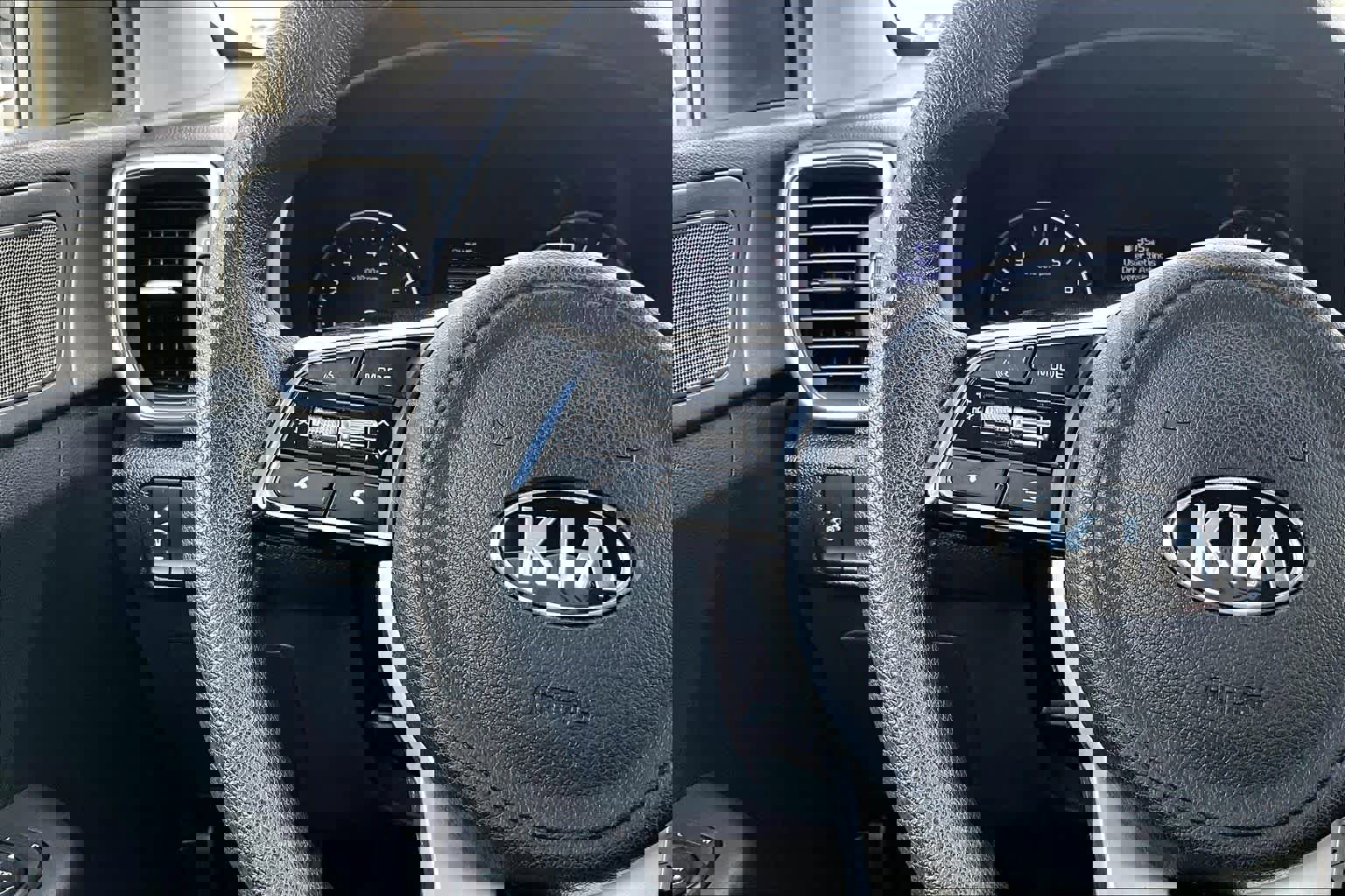 Used 2020 Kia Sportage LX image 23