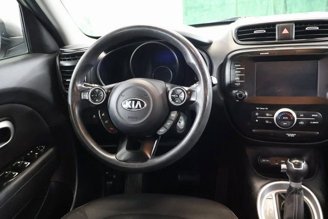 Used 2019 Kia Soul + image 13