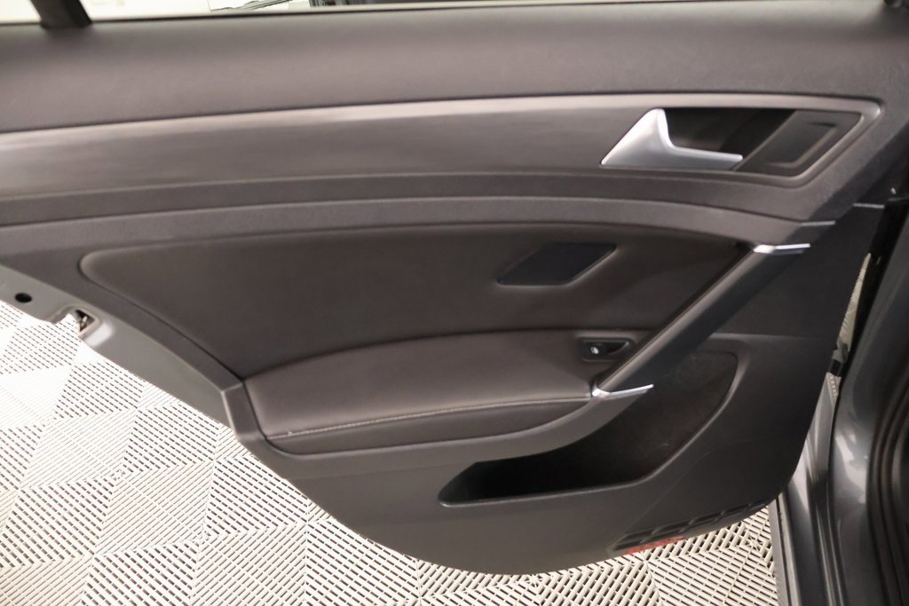 Used 2019 Volkswagen Golf SE w/ Driver Assistance Package image 17