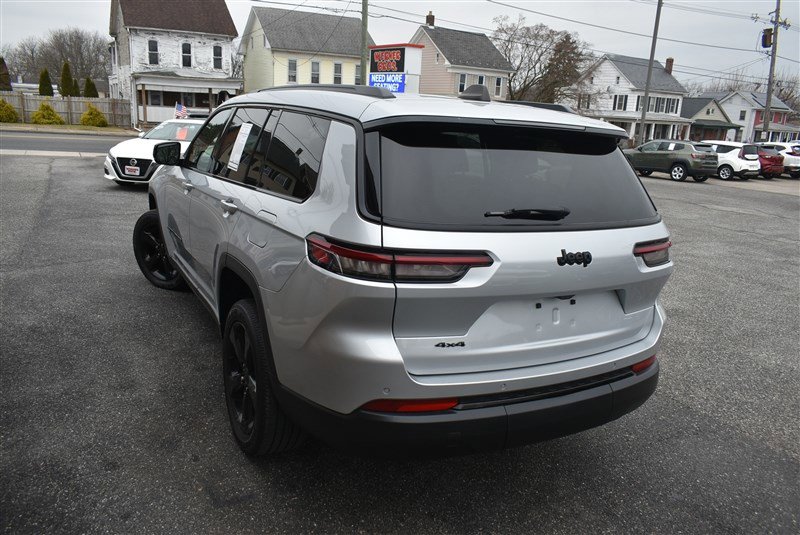 Used 2023 Jeep Grand Cherokee L Laredo AWD/4WD image 6