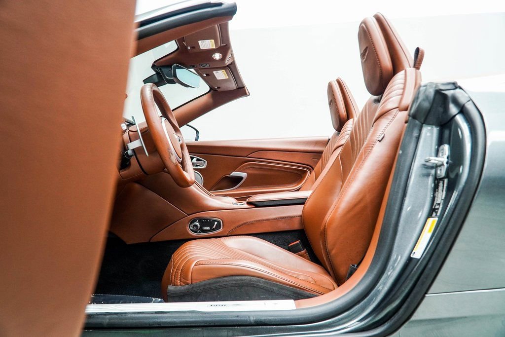 Used 2019 Aston Martin DB11 Volante image 50