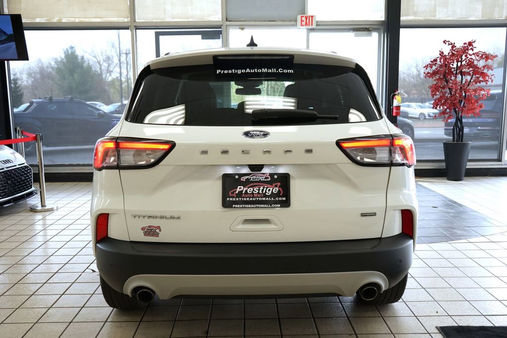 Used 2020 Ford Escape Titanium image 14