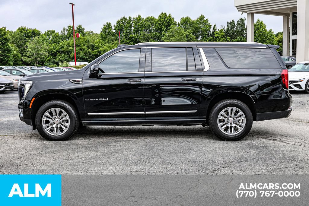 Used 2026 GMC Yukon XL Denali w/ Sun & Power Step Package AWD/4WD image 9