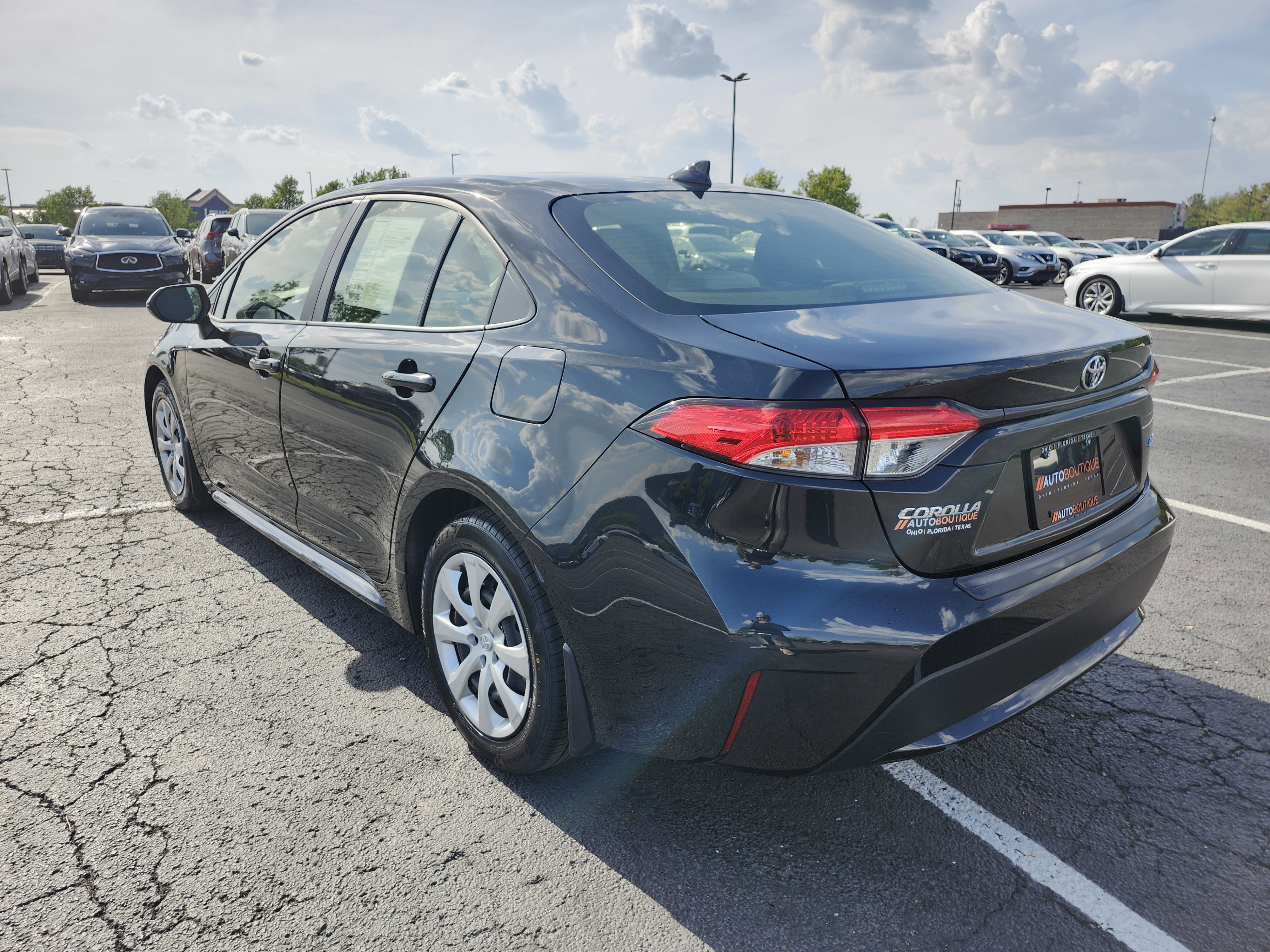 Used 2021 Toyota Corolla LE w/ Carpet Mat Package (TMS) FWD image 12