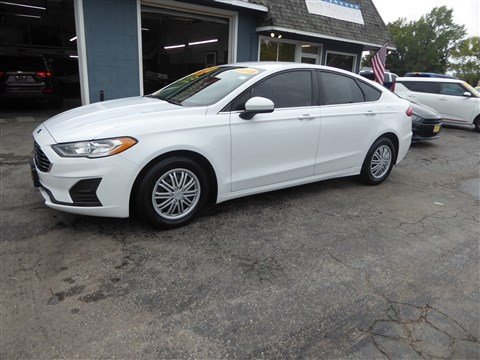 Used 2019 Ford Fusion S image 3