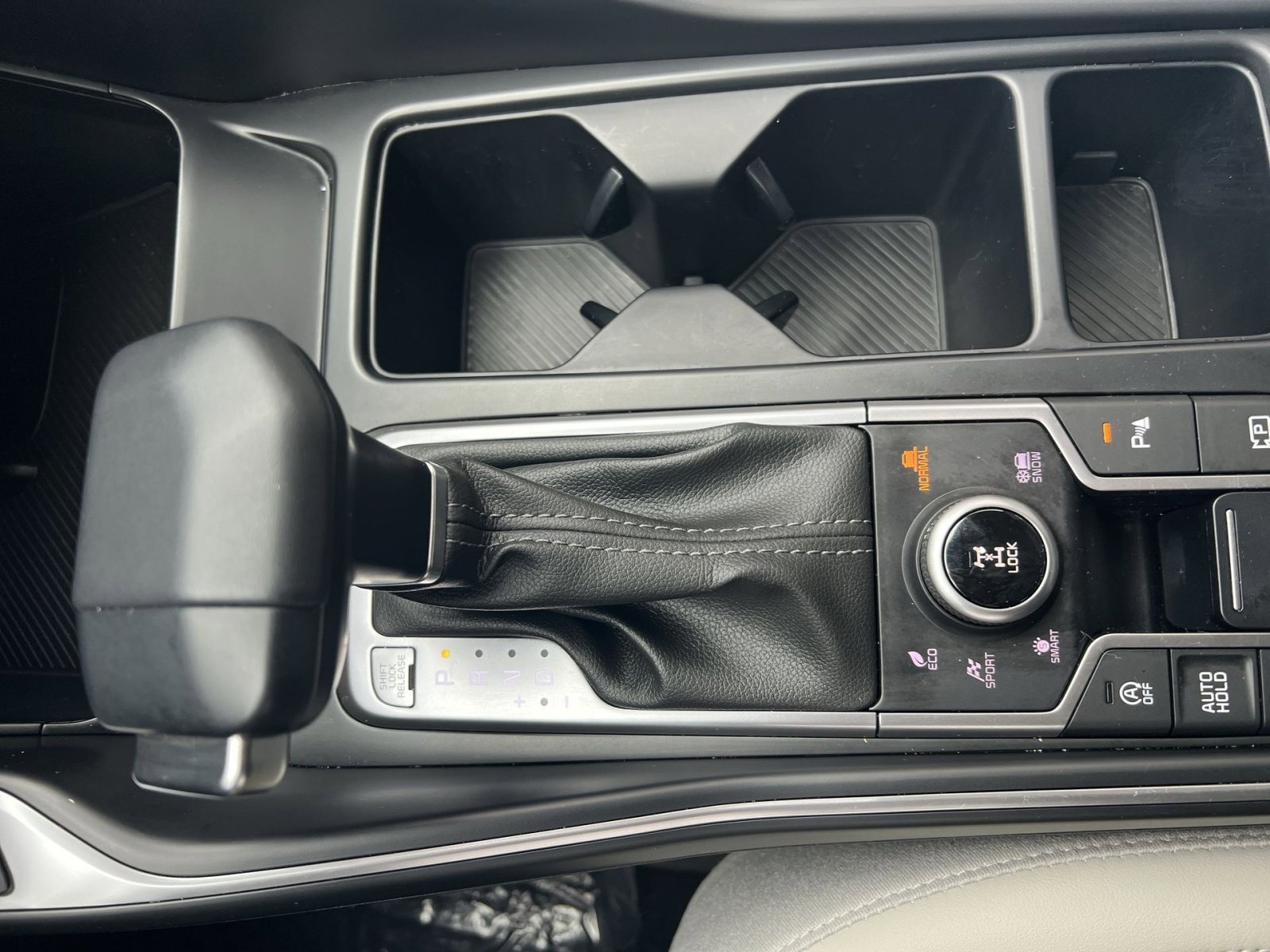 Used 2024 Kia Sorento S w/ Panoramic Sunroof Package image 22