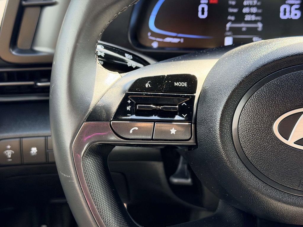 Used 2025 Hyundai Elantra Sport FWD image 10
