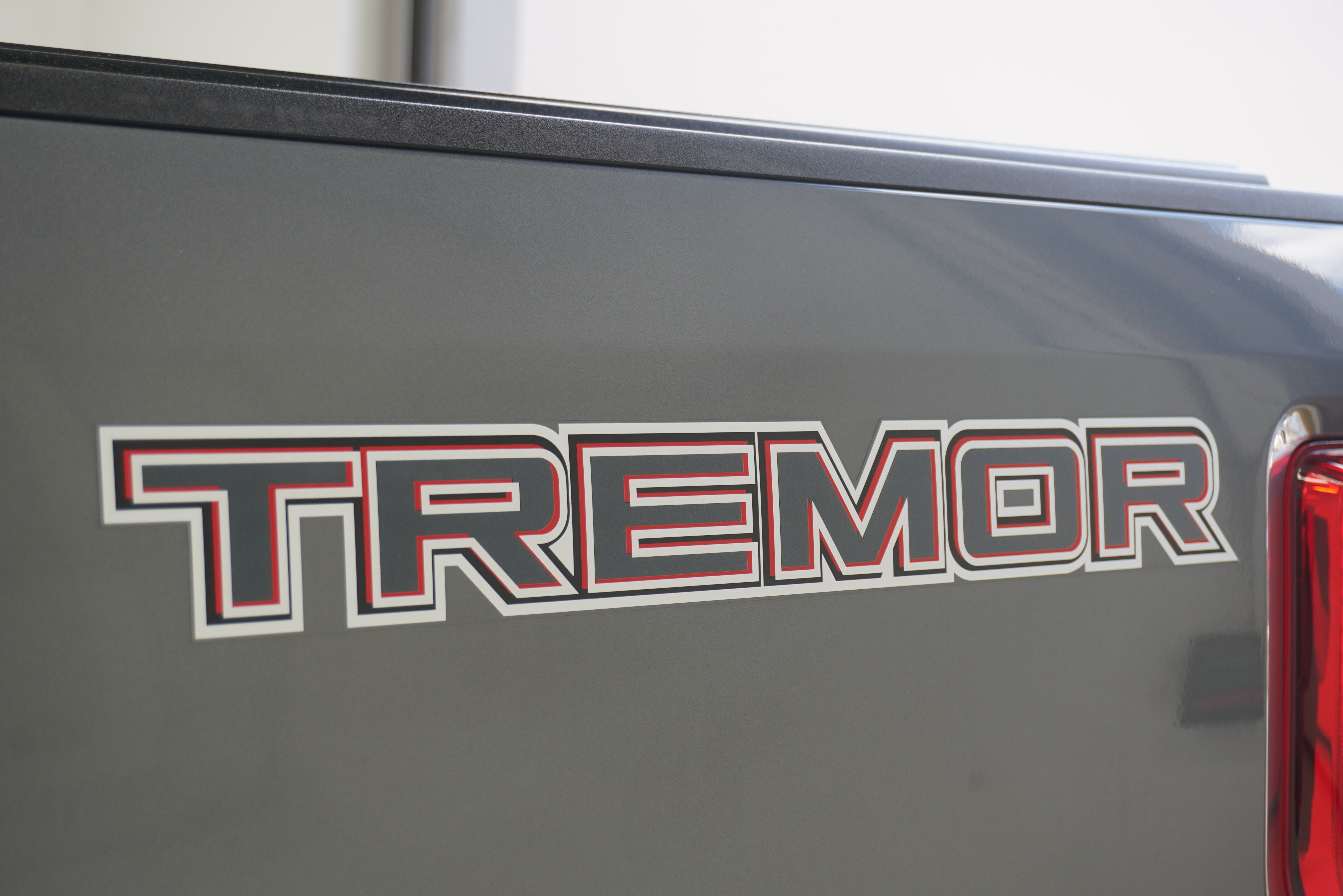 Used 2022 Ford F250 Platinum w/ Tremor Off-Road Package AWD/4WD image 6