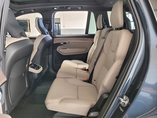 New 2026 Volvo XC90 B6 Plus w/ Protection Package Premier AWD/4WD image 10