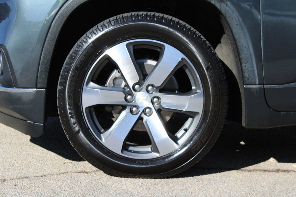 Used 2018 Chevrolet Traverse LT image 36