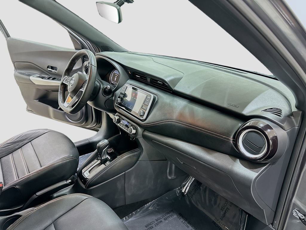 Used 2019 Nissan Kicks SR w/ SR Premium Package FWD image 28