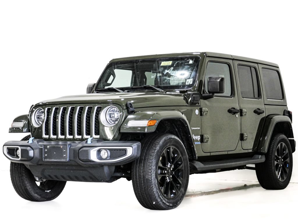 Used 2022 Jeep Wrangler Unlimited Sahara w/ Cold Weather Group AWD/4WD image 3