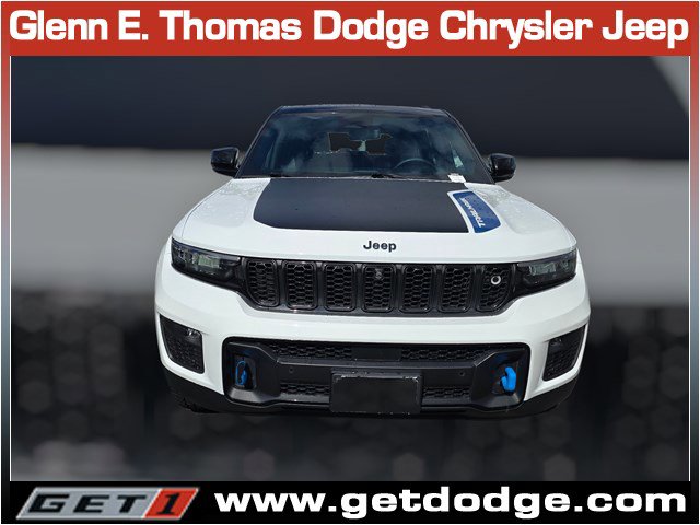 Certified 2022 Jeep Grand Cherokee Trailhawk w/ Advanced Protech Group II image 2