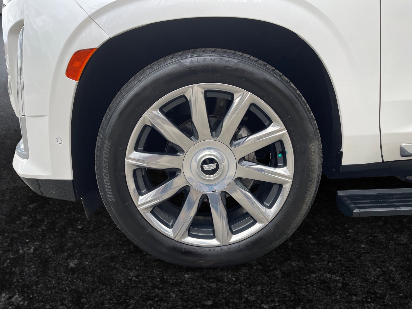 Used 2023 Cadillac Escalade Premium Luxury Platinum image 15