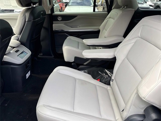 New 2025 Lincoln Navigator L Reserve image 18
