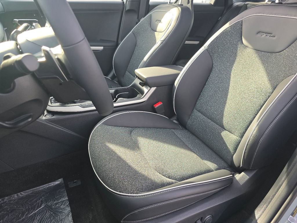 New 2025 Kia K4 GT-Line image 24